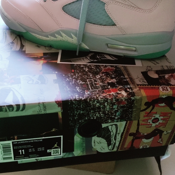 Shoe - Picture 2 of 4